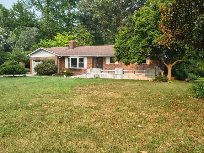 Foto del edificio - 2409 Millwood Rd