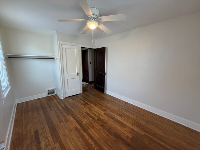 Foto del edificio - 522 E 33rd St