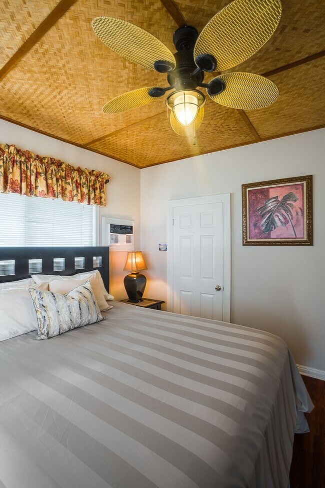 Foto del edificio - Welcome to this stunning 3-bedroom, 3-bathroom beachfront island oasis in the beautiful Hauula, HI.