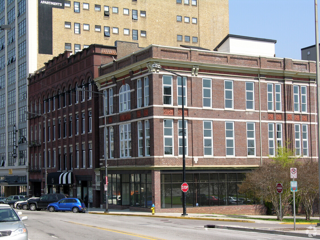 Primary Photo - Emporium Lofts