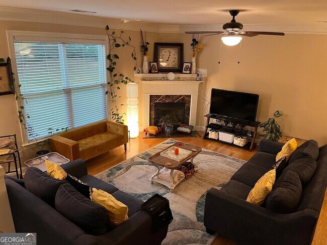 Building Photo - 3630 Dalwood Dr