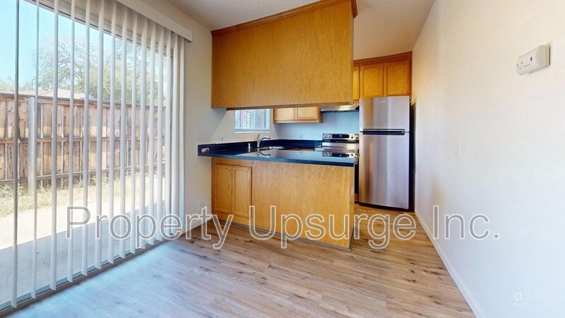 Foto principal - 2741 Gilmore Ln