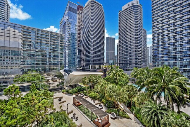 Foto del edificio - 88 SW 7th St