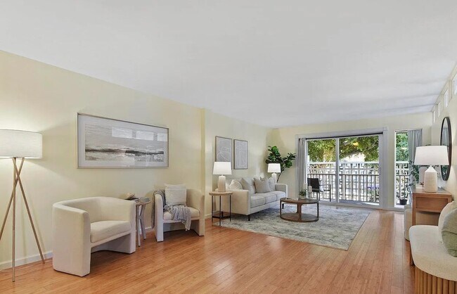 Foto del edificio - 2600 Torrey Pines Rd