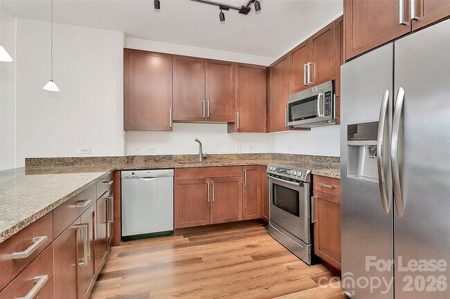 Foto del edificio - 215 N Pine St