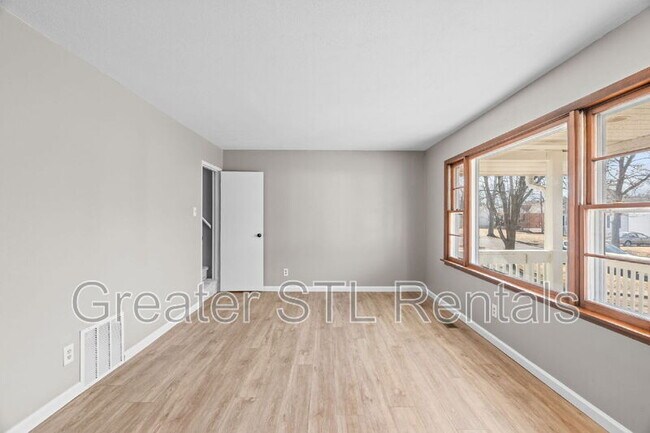 Building Photo - 1150 St Matthew Dr