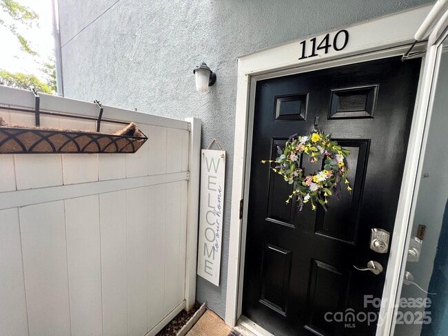 Building Photo - 1140 Torrence Cir