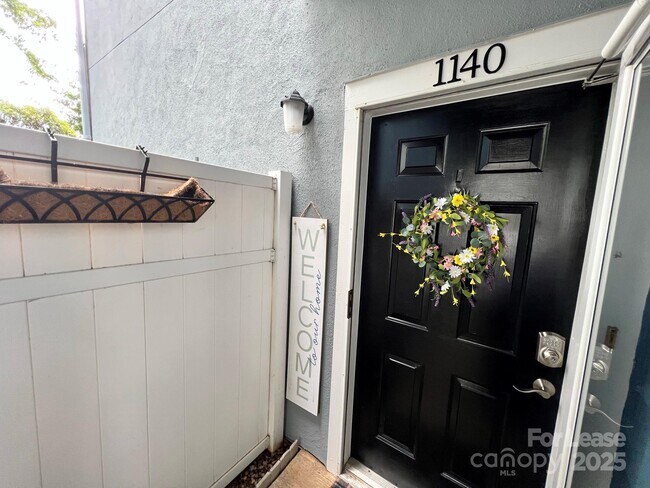 Foto del edificio - 1140 Torrence Cir