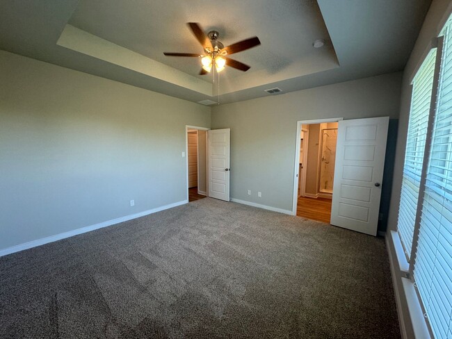 Building Photo - 784 Staglin St