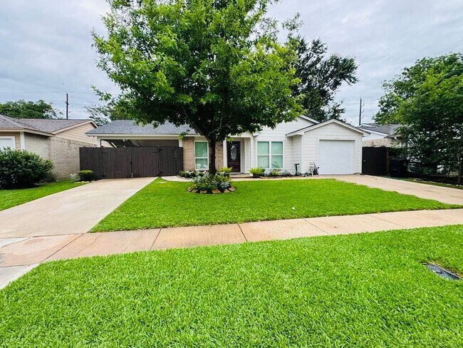 Building Photo - 24131 4 Sixes Ln