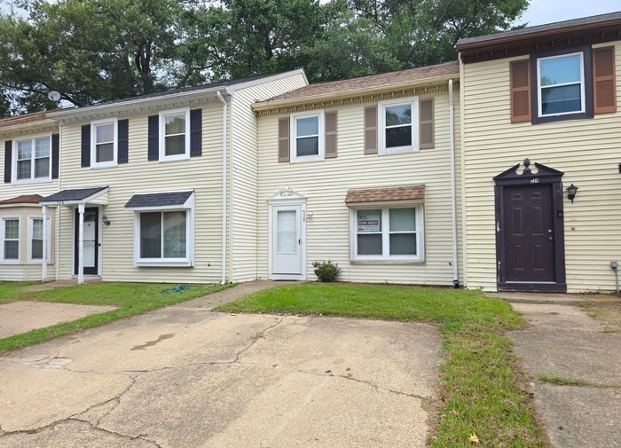 Primary Photo - 3 BEDROOM END UNIT TOWNHOUSE FOR RENT IN V...