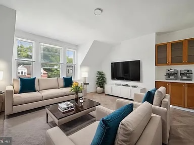 Building Photo - 4814 Chester Ave