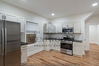 Building Photo - 209 N Addison St