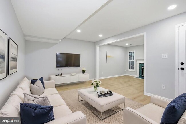 Building Photo - 20411 Doncaster Terrace