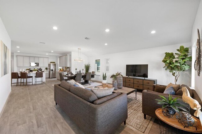 Foto del edificio - 7910 Elm Birch Ln