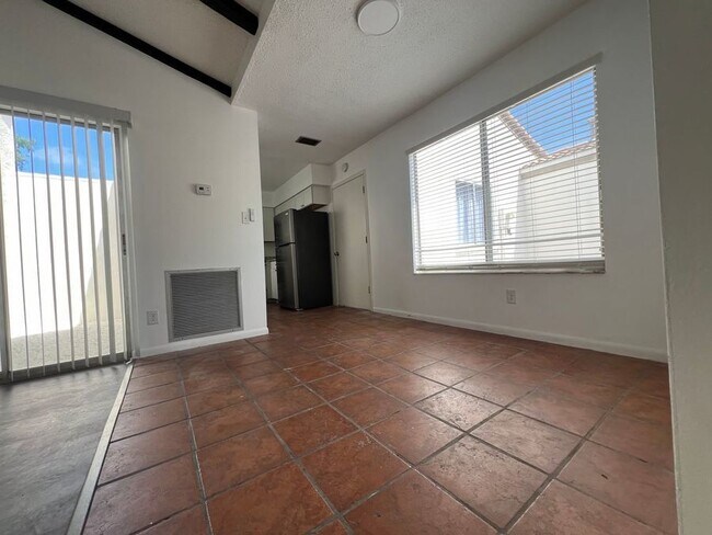 Building Photo - 151 Mariposa