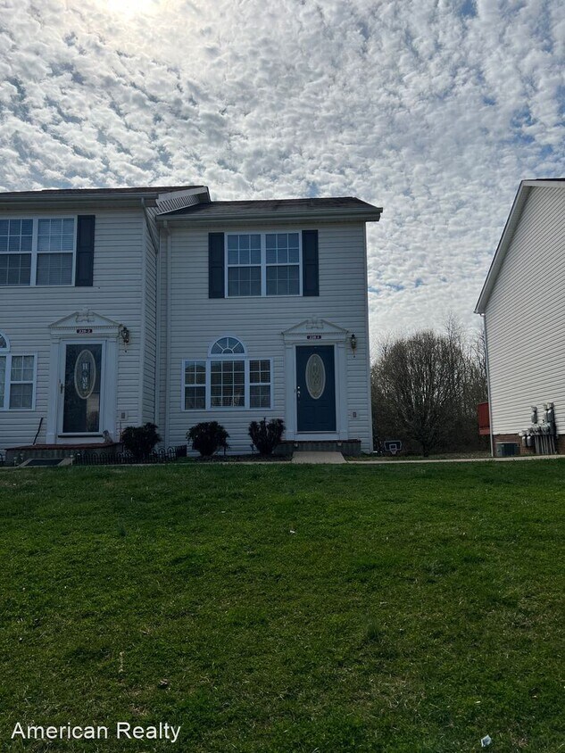 Primary Photo - 2 br, 2.5 bath House - 228 Amanda #1