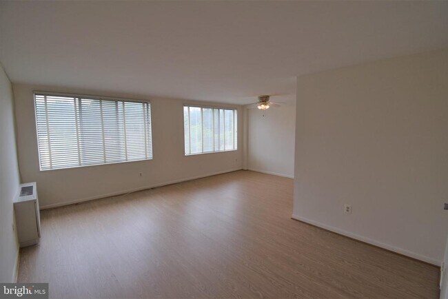 Foto del edificio - 6641 Wakefield Dr