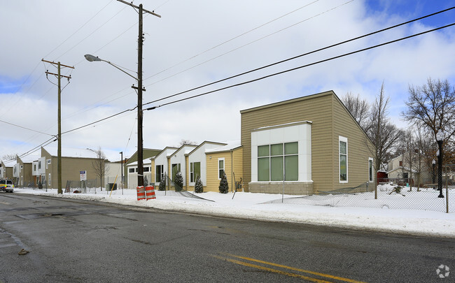 Foto del edificio - Fairfax Intergenerational Housing