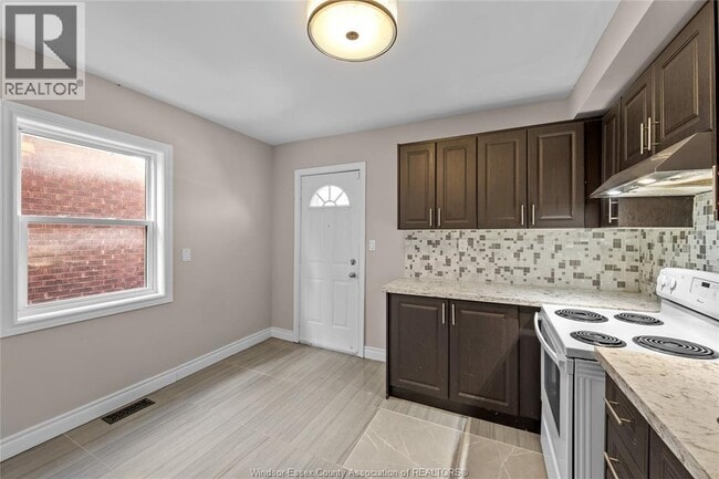 Building Photo - 1154 Elm Ave