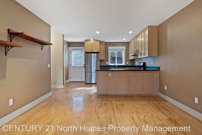 Building Photo - 2 br, 1.5 bath House - 1106 Yakima Ave S