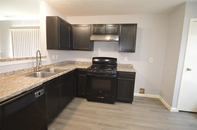 Building Photo - 5214 Beaverhill Dr