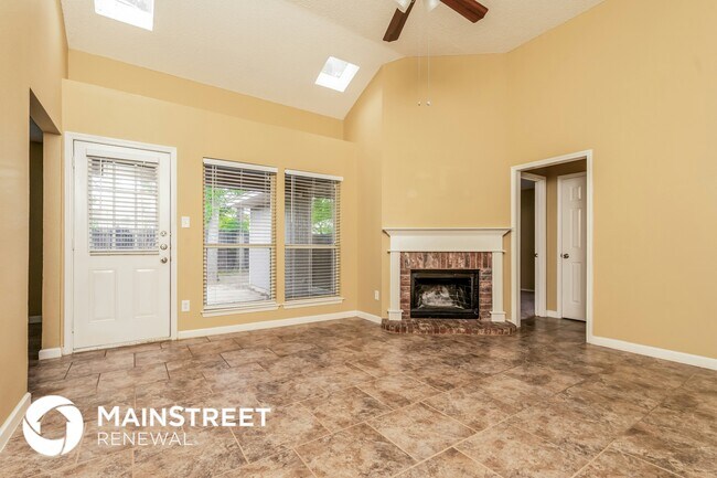 Foto del edificio - 1100 Stone Creek Dr