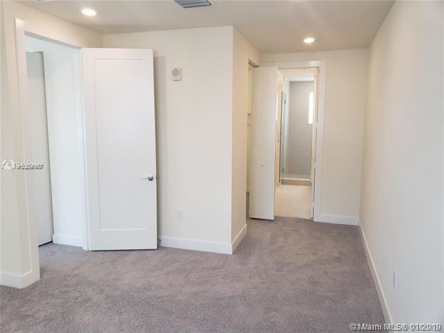 Foto del edificio - 10222 NW 64th St