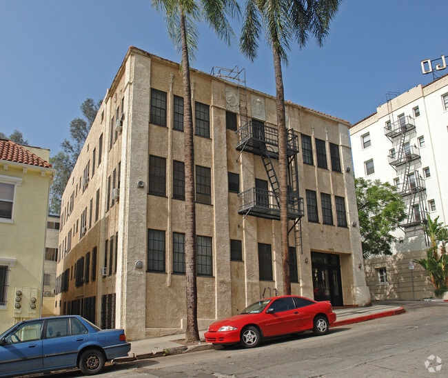 Building Photo - 1921 Whitley Ave
