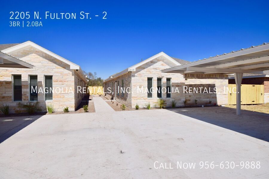 Primary Photo - 2205 N Fulton St