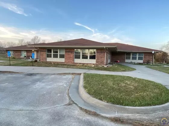 Primary Photo - 201 N Cedar St