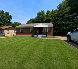 Building Photo - 2136 Pamela Dr