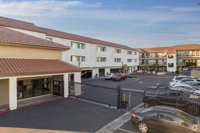 7161 Katella Ave - Iluma Apartment Homes