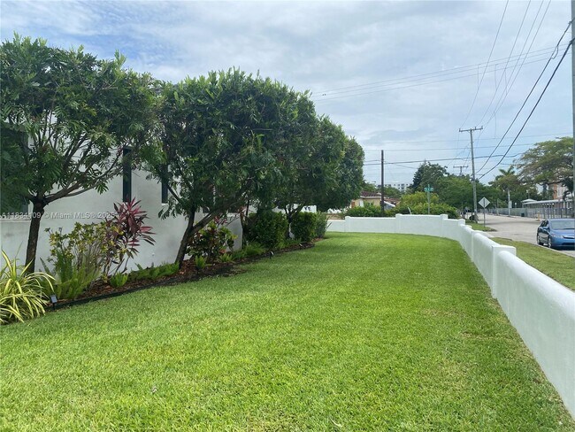 Foto del edificio - 2105 SW 12th St