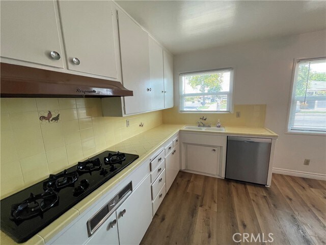 Building Photo - 1440 E Rose Ave