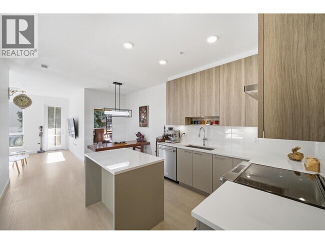 Photo du bâtiment - 7588 16th St