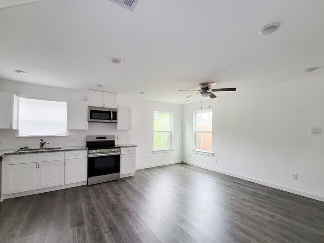 Foto del edificio - 8122 Sterlingshire St