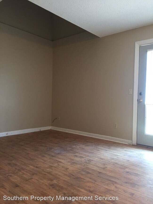 Building Photo - 2 br, 1.5 bath House - 113 Valley Road