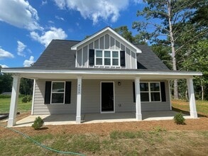 Building Photo - 4599 Lexington Rd
