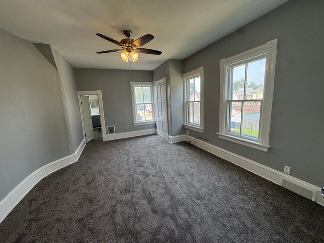Building Photo - 3 Bed, 1.5 Bath Home with Huge Yard, Deck ...
