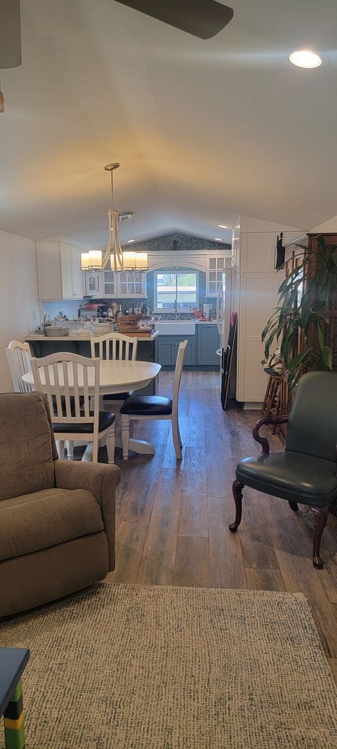 Building Photo - 2 Bedroom, 2 Bath House Near the Beach