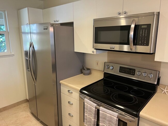 Building Photo - Napili - 2 bedroom/2 bath fully furnished, 2nd floor