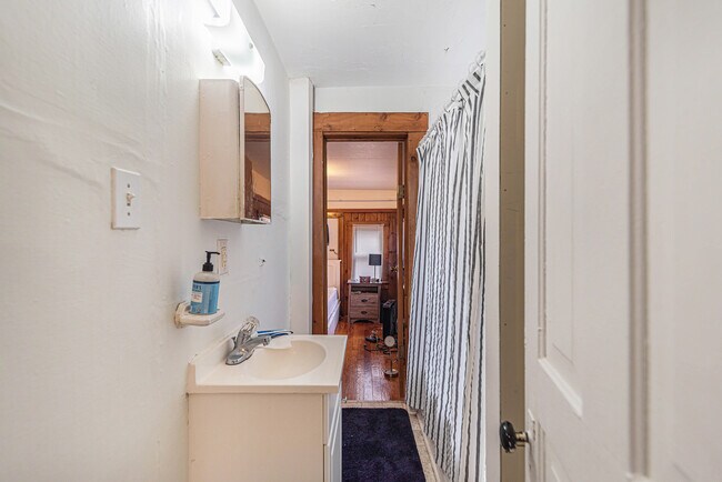 Foto del edificio - 428 S Division St