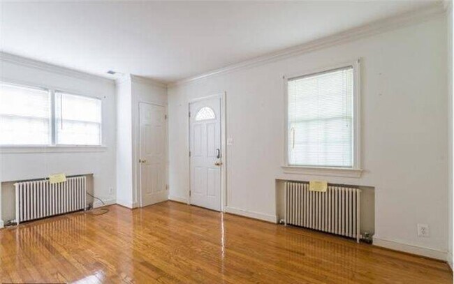 Building Photo - 4027 16 St South