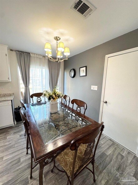 Foto del edificio - 854 Amberway Dr