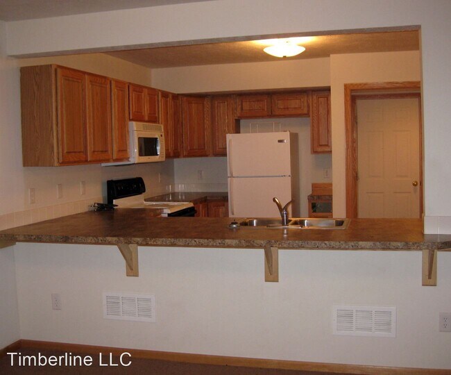 Building Photo - 7200-7204 Dorchester Ct