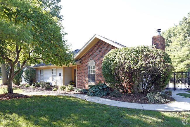 Oakwood Apartments Townhomes Toledo Oh Apartments Com