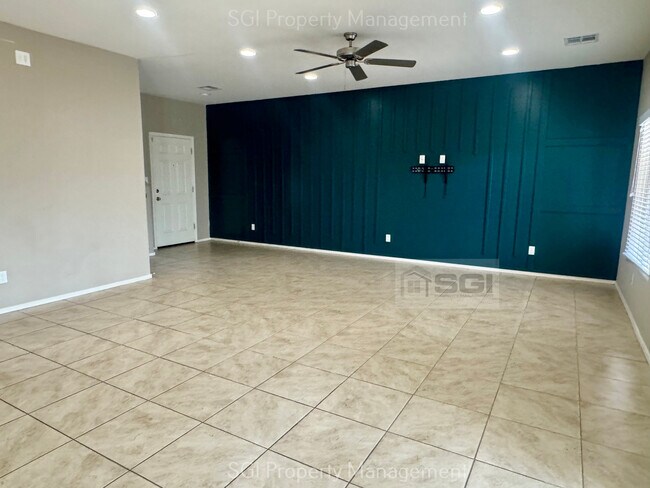 Foto del edificio - 631 W Kerry Ln