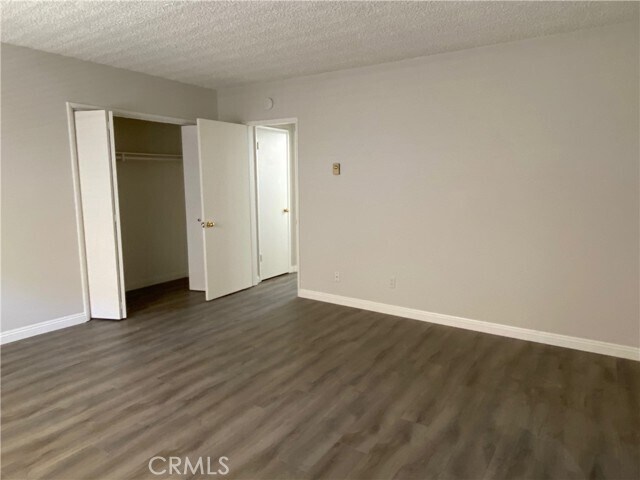 Foto del edificio - 320 N Stoneman Ave