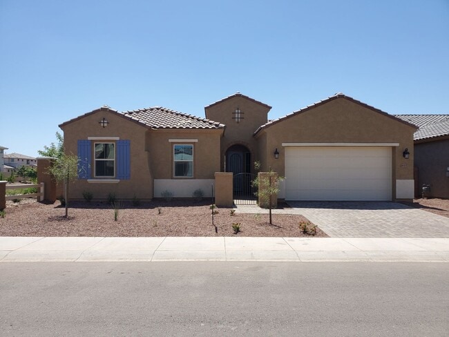 5 Bedroom - Large Newer Build - Great Location - 5 Bedroom - Large Newer Build - Great Location House